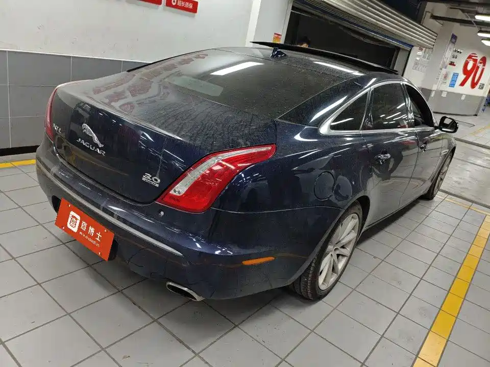 Jaguar XJ — миниатюра 2