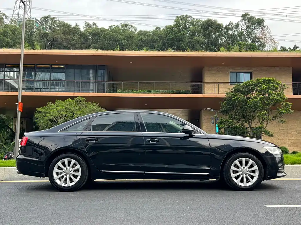 Audi A6L 2012 30 FSI Comfort