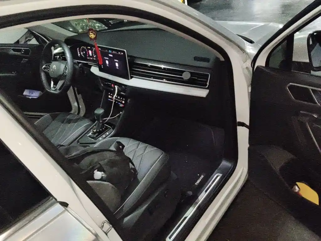 Volkswagen Tiguan L — миниатюра 20