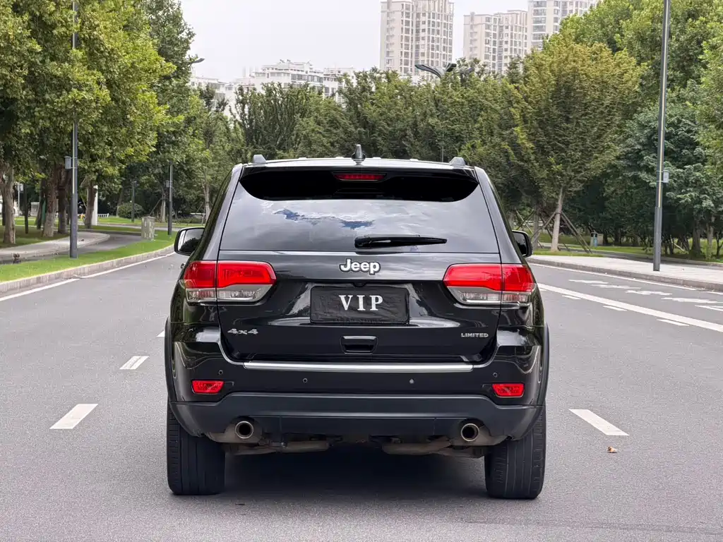 Jeep Grand Cherokee (Import) — миниатюра 4