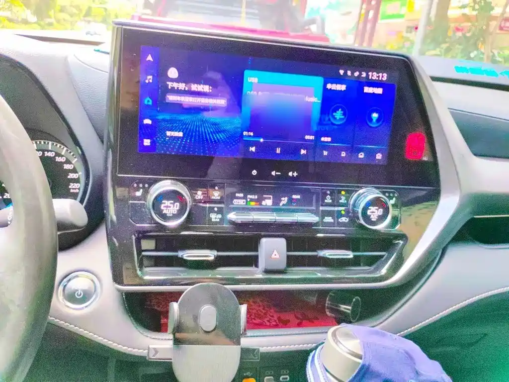Toyota Highlander — миниатюра 6