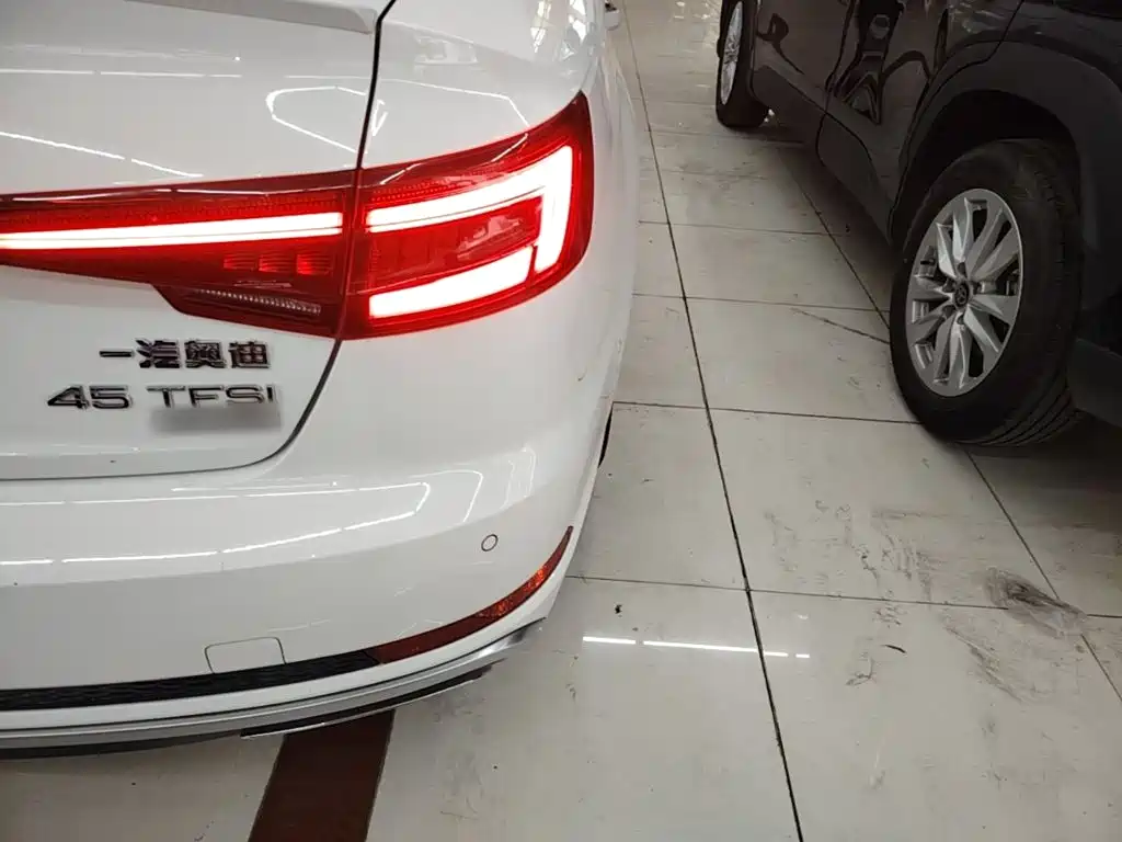 Audi A4L — миниатюра 8