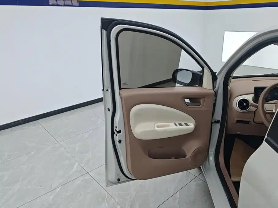Wuling MINIEV — миниатюра 7