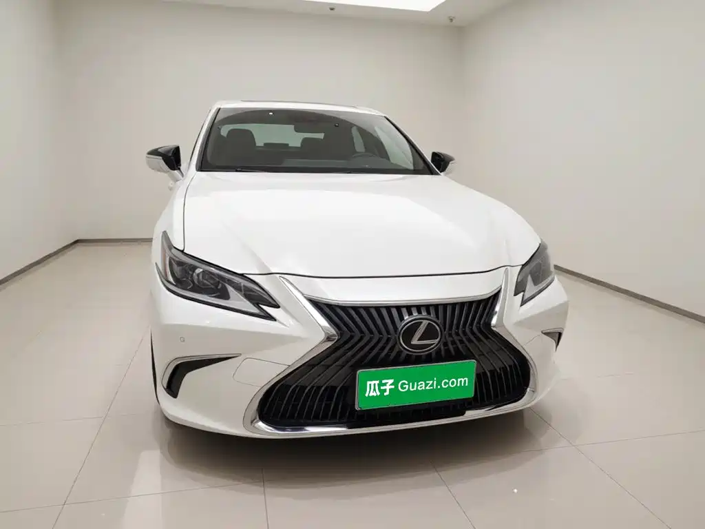 Lexus ES — миниатюра 23