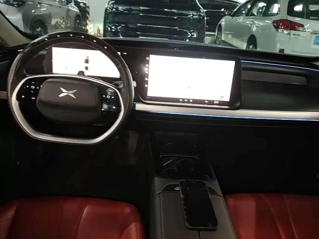 XPeng P7 — миниатюра 13