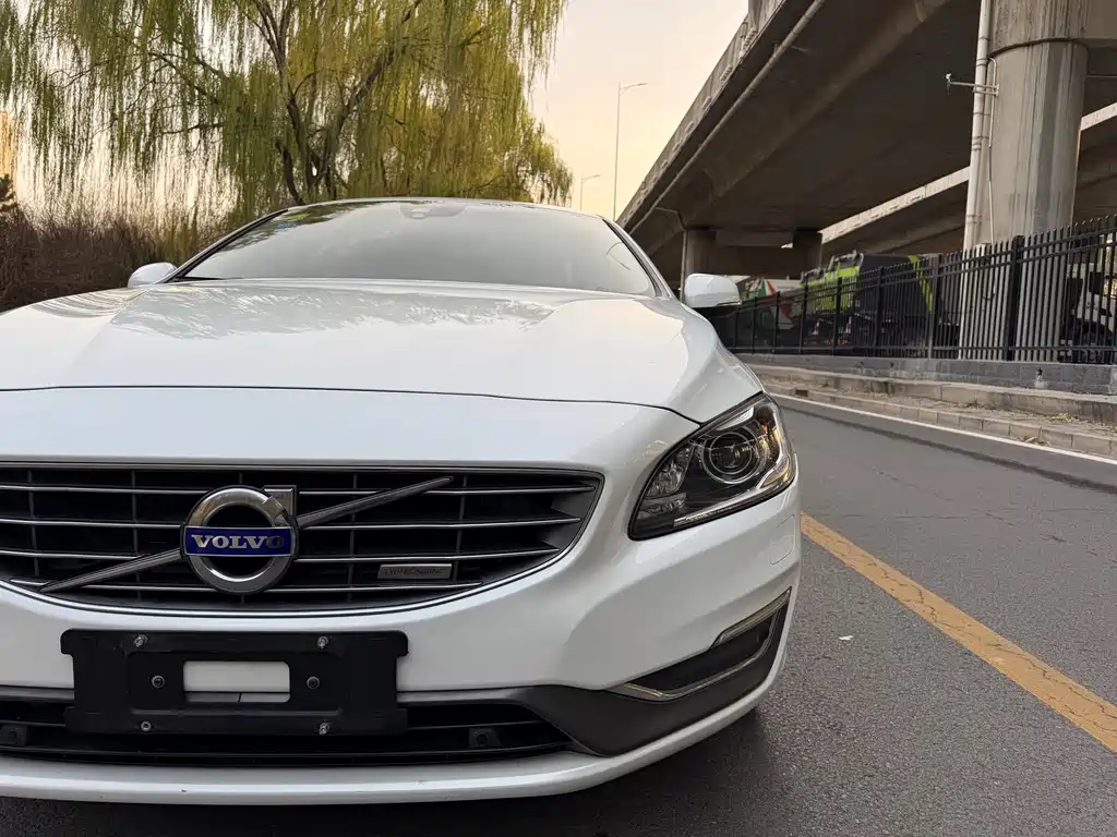 VOLVO S60 PLUG IN HYBRID