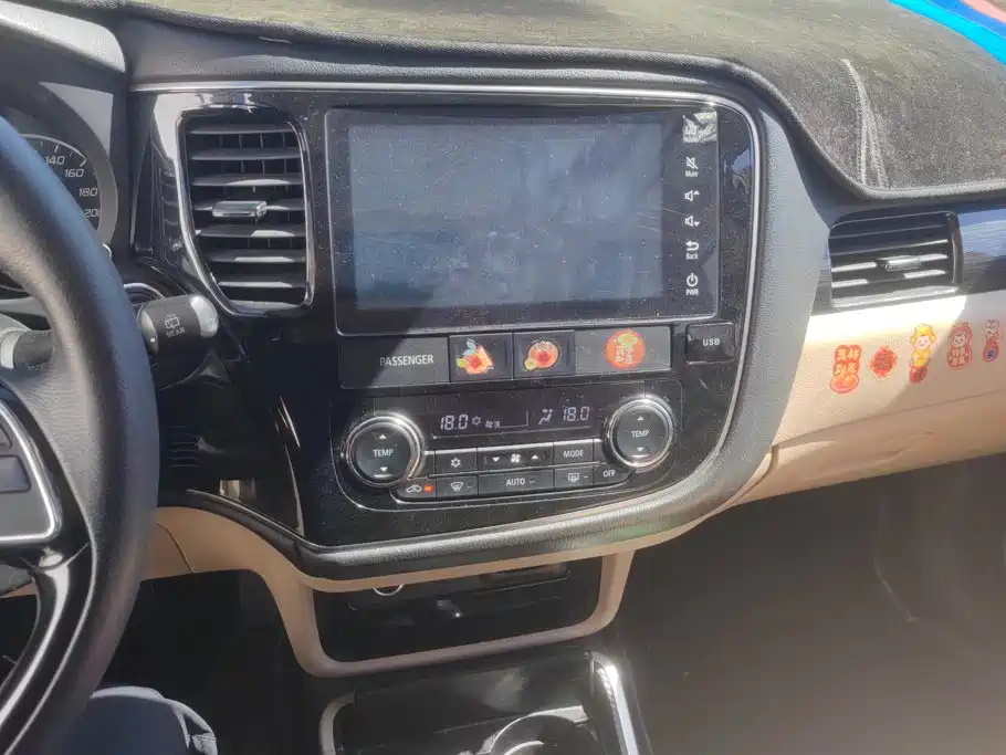 Mitsubishi Outlander — миниатюра 13