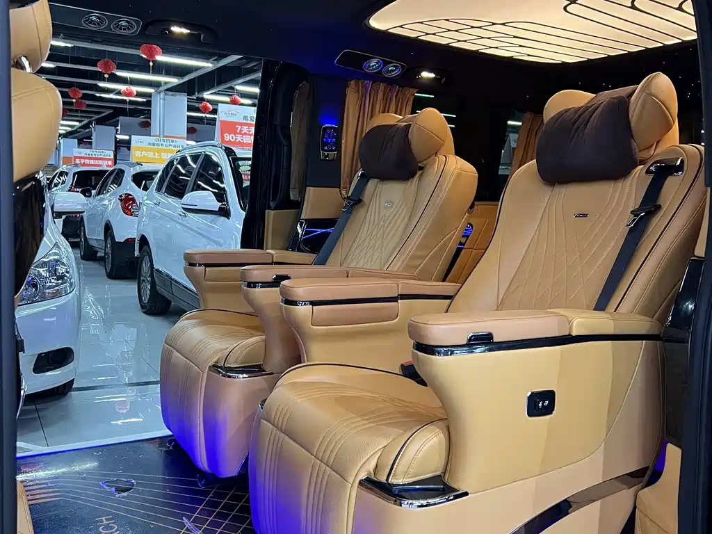 Mercedes-Benz V-Class — миниатюра 12