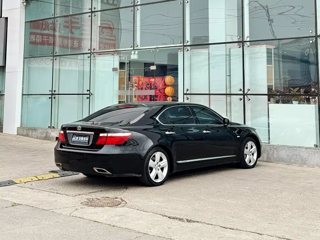 Lexus LS — миниатюра 4