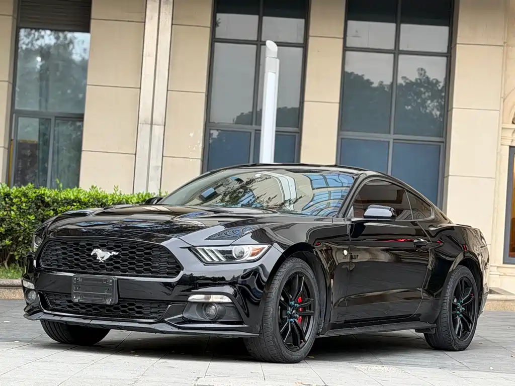 FORD MUSTANG