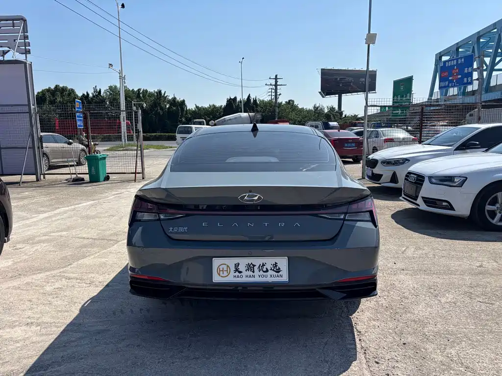 Hyundai Elantra — миниатюра 7