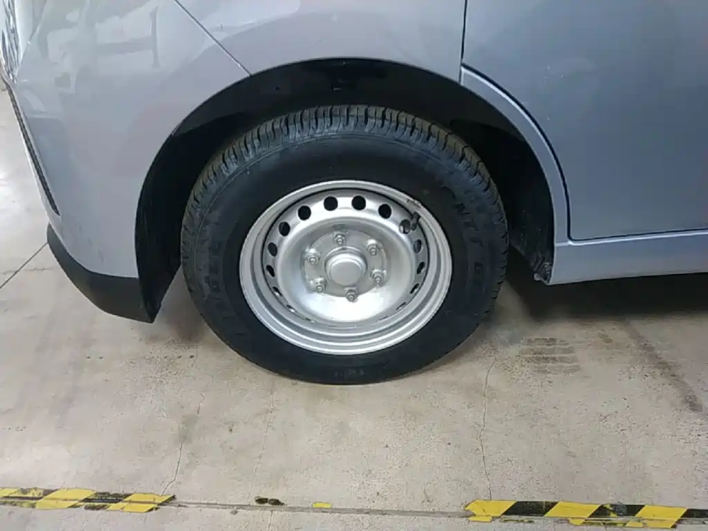 Wuling Yangguang — миниатюра 23