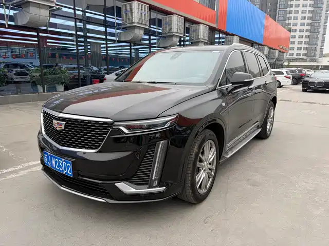 CADILLAC XT6