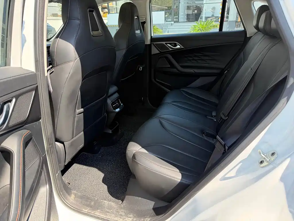 Roewe RX5 — миниатюра 5