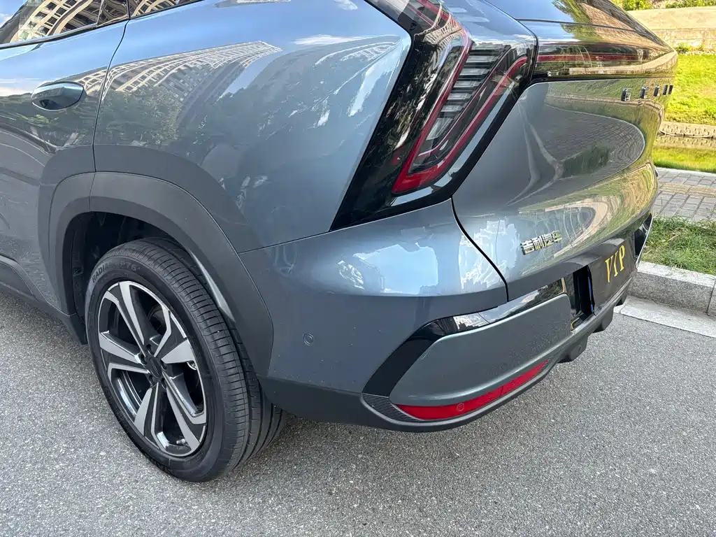 Geely Boyue L — миниатюра 32
