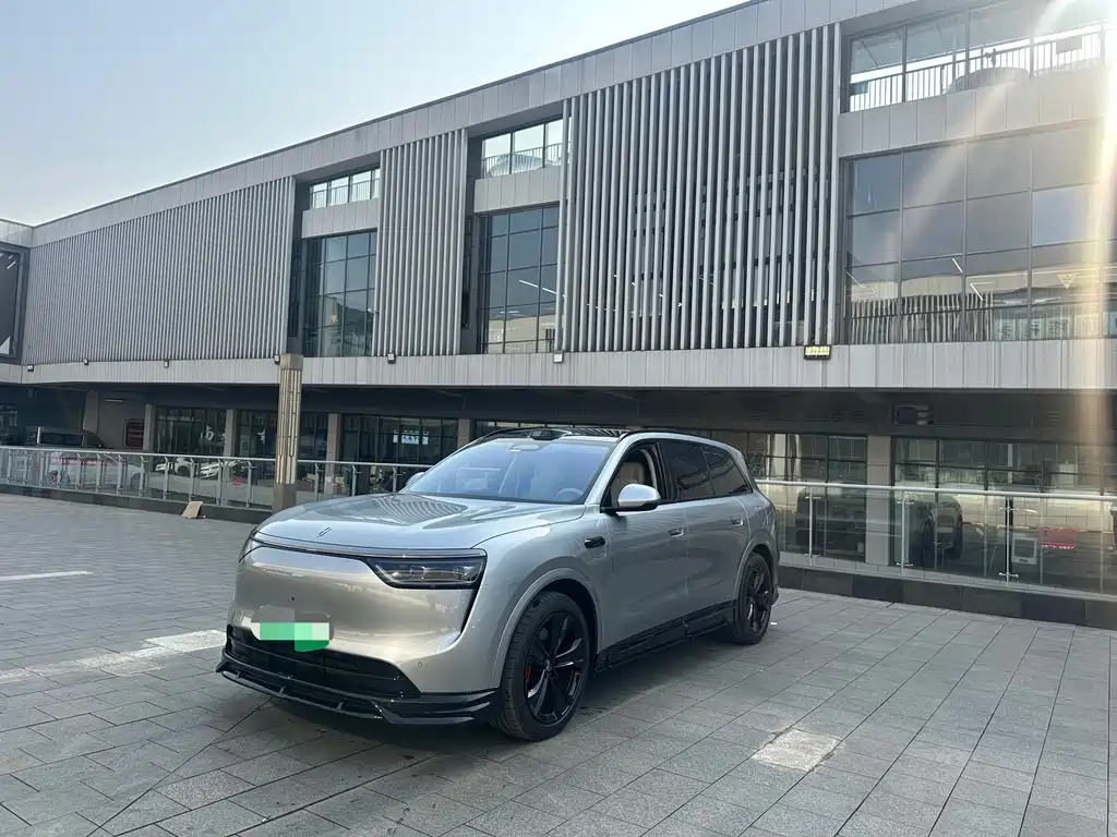 AITO ASK THE WORLD M8