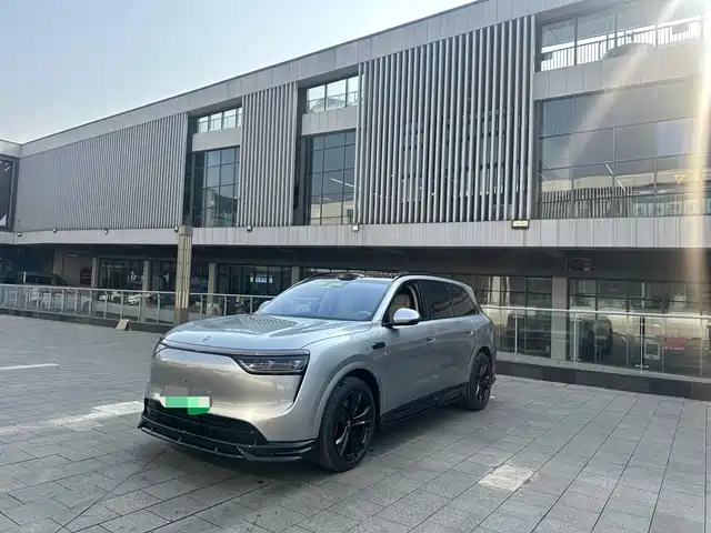 AITO ASK THE WORLD M8 2025