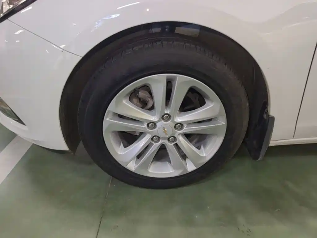 Chevrolet Cruze — миниатюра 23