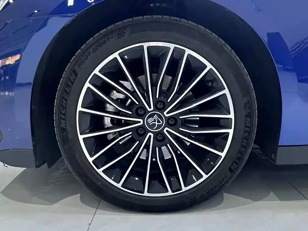 BYD Han — миниатюра 3