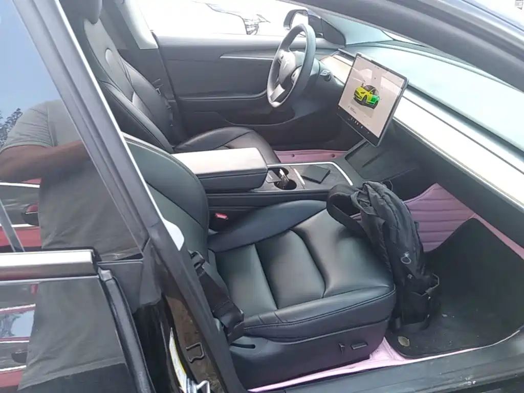 Tesla Model 3 — миниатюра 25