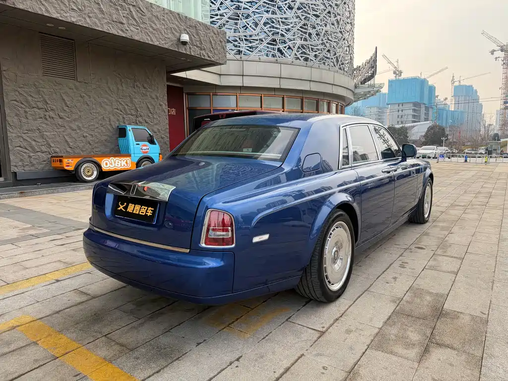 ROLLS-ROYCE PHANTOM