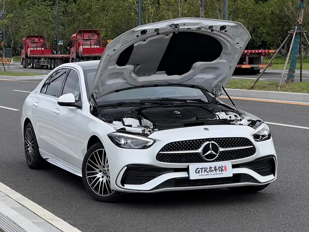 Mercedes-Benz C-Class — миниатюра 2