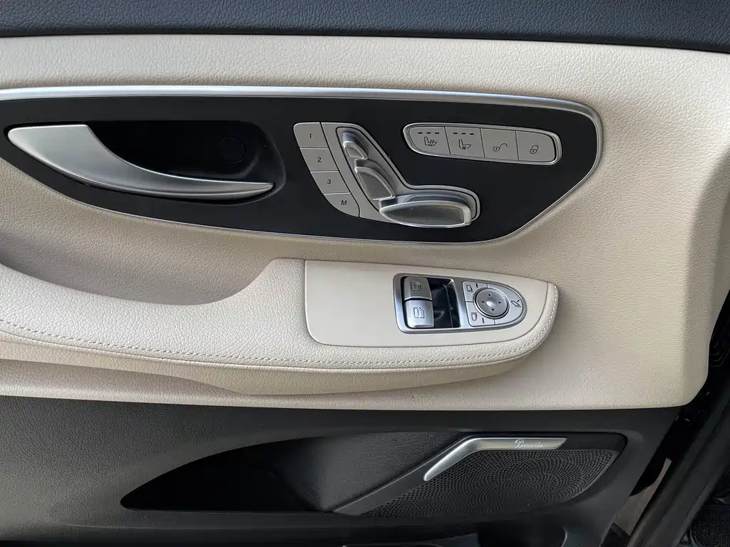 Mercedes-Benz V-Class — миниатюра 5