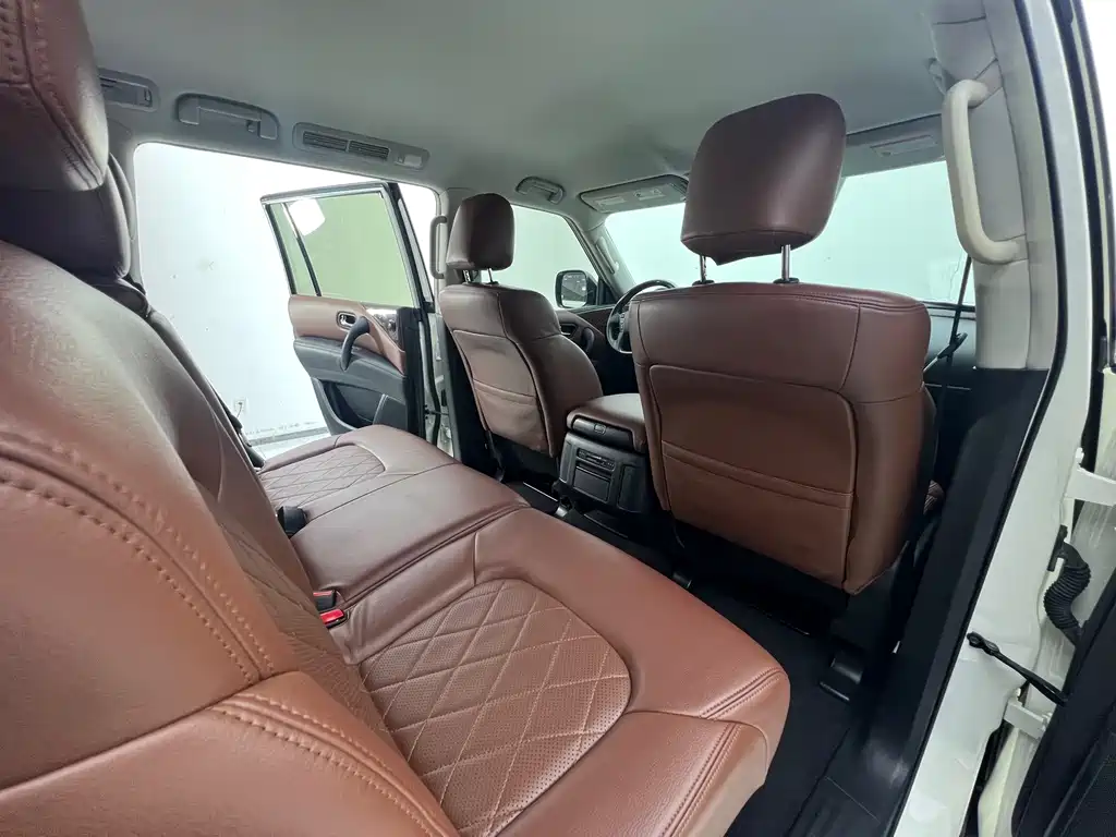 Nissan Patrol — миниатюра 29