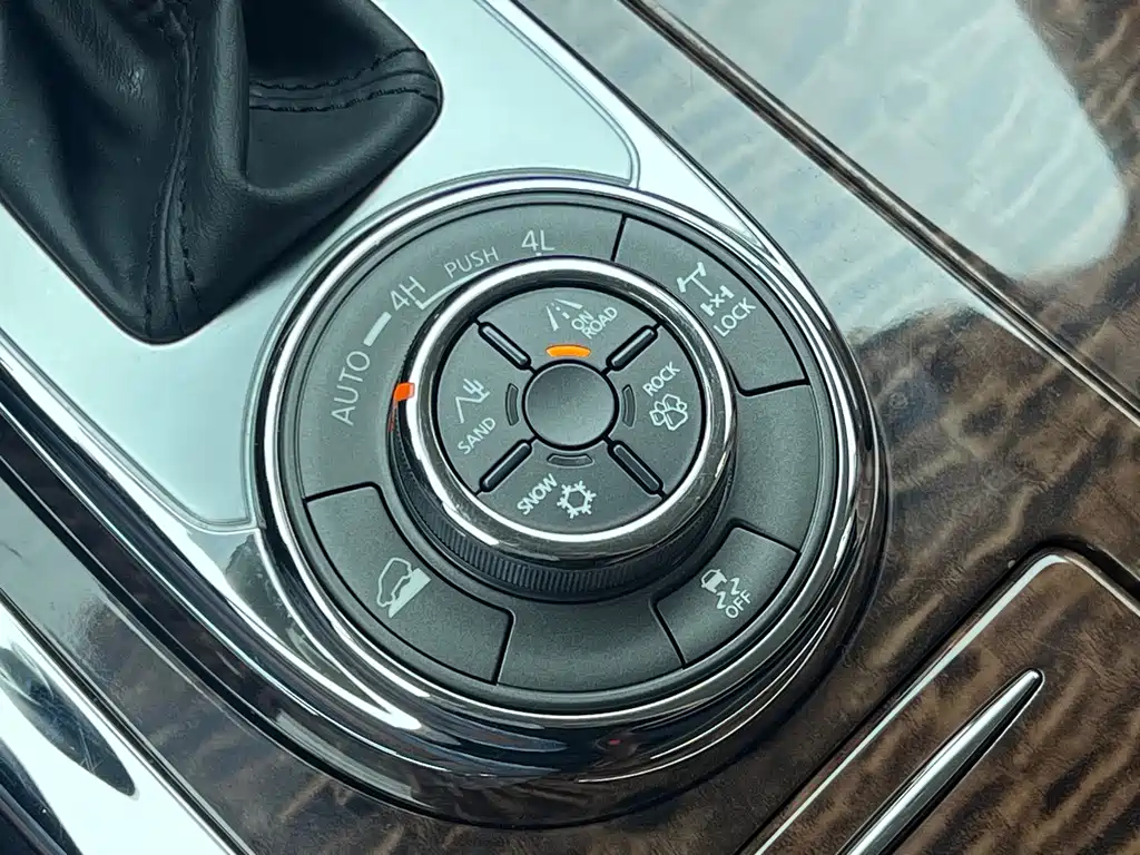 Nissan Patrol — миниатюра 22