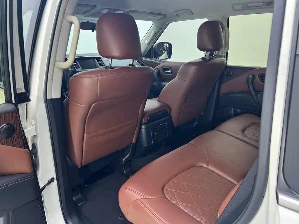 Nissan Patrol — миниатюра 35