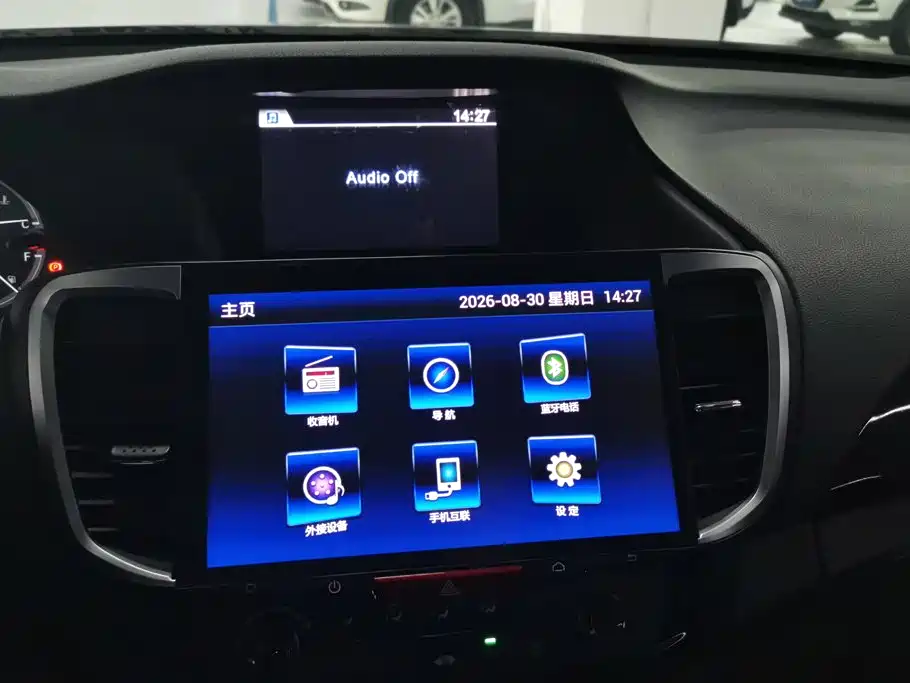 Honda Accord — миниатюра 13
