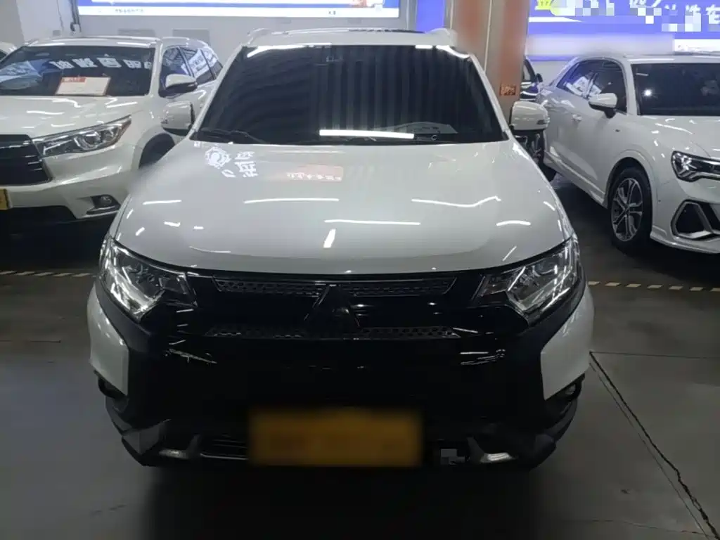 Mitsubishi Outlander — миниатюра 3