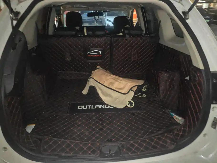 Mitsubishi Outlander — миниатюра 4