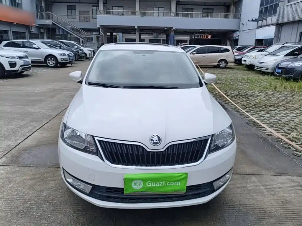 Skoda Rapid Spaceback — миниатюра 3