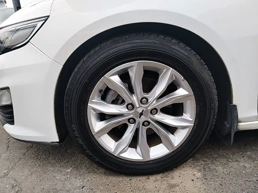 Chevrolet Malibu XL — миниатюра 23