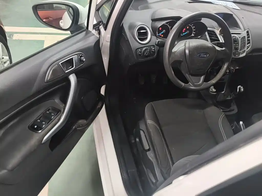 Ford Fiesta — миниатюра 16