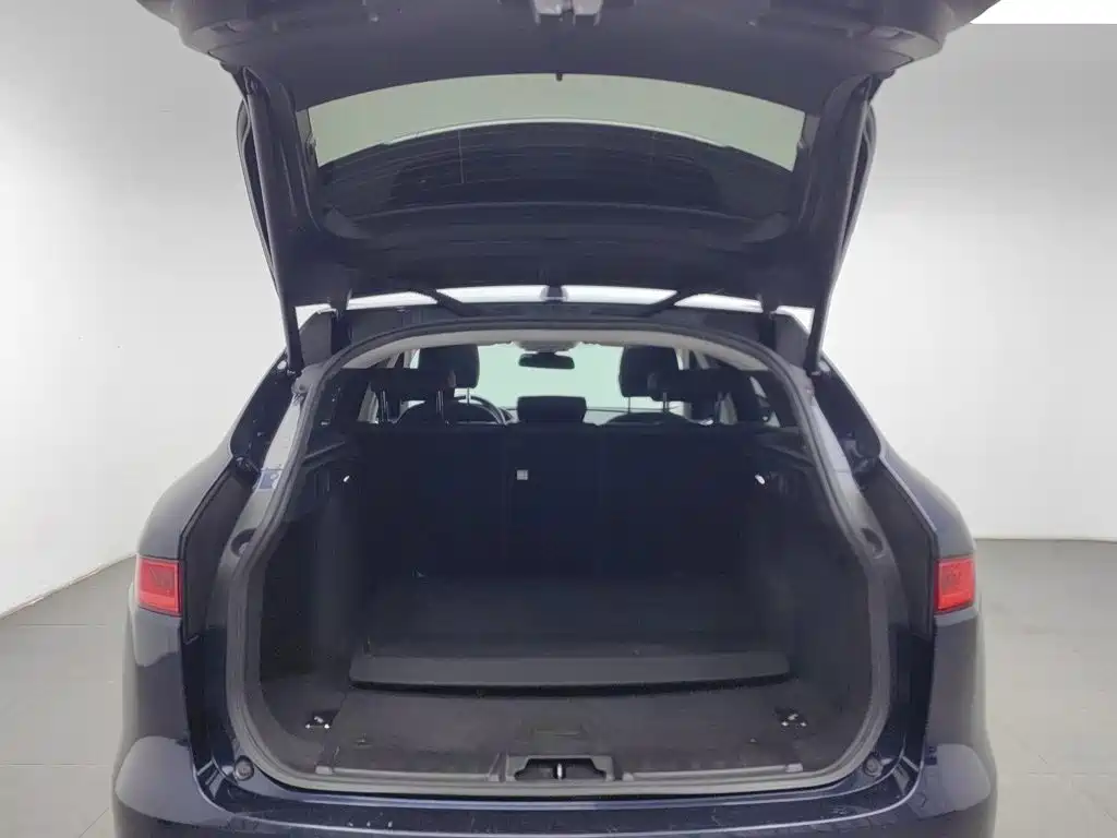 Jaguar F-PACE — миниатюра 16
