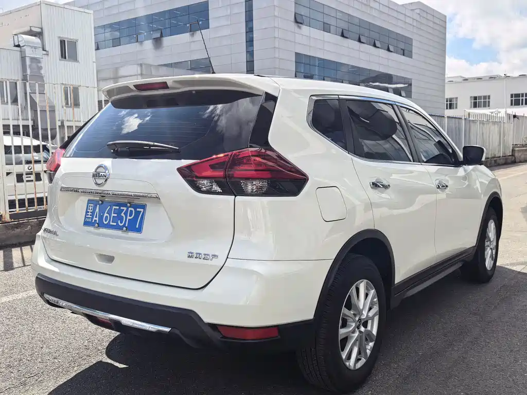 Nissan X-Trail — миниатюра 11