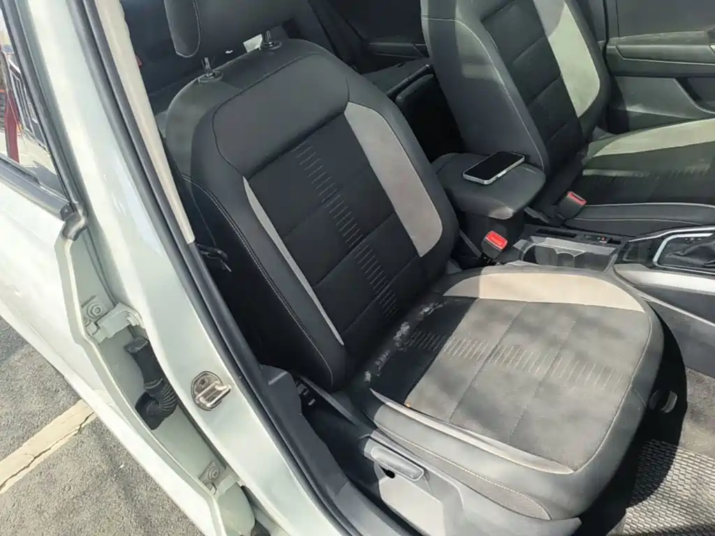 Volkswagen T-Roc — миниатюра 25