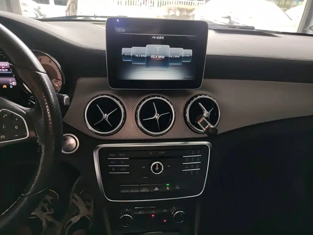 Mercedes-Benz GLA — миниатюра 5