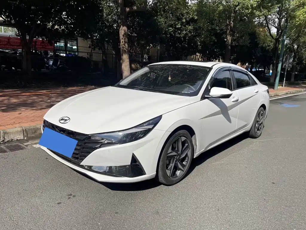 Hyundai Elantra 2022