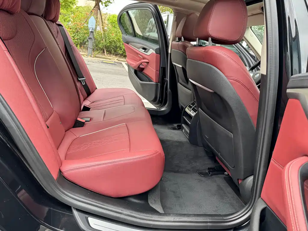 BMW 5 Series — миниатюра 15