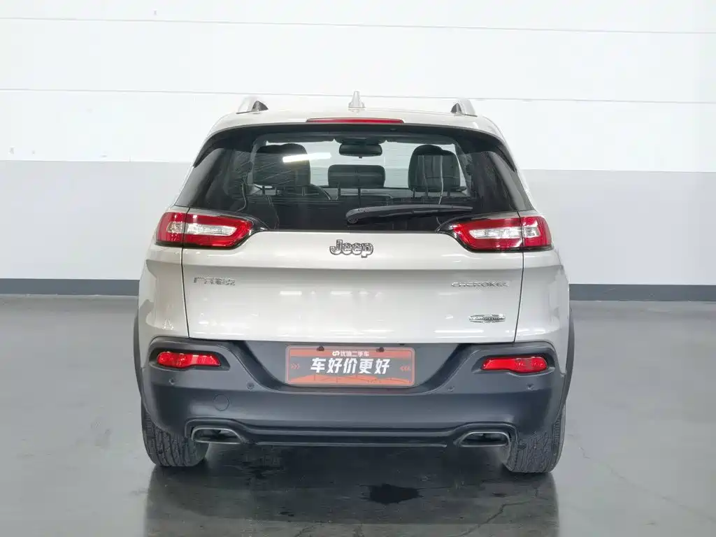 Jeep Cherokee — миниатюра 4