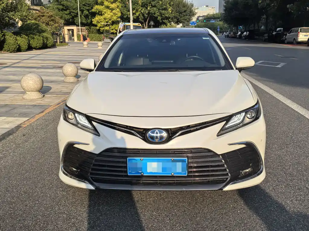 Toyota Camry — миниатюра 8