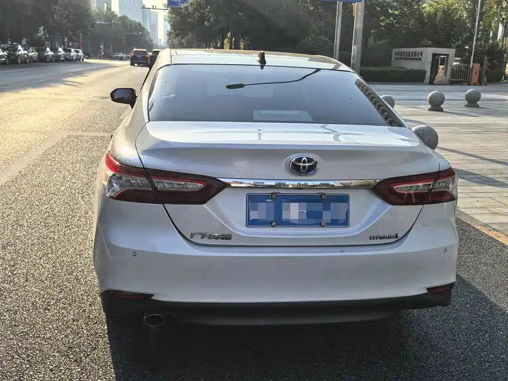 Toyota Camry — миниатюра 4