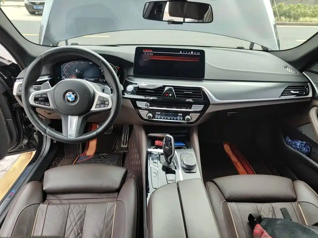BMW 5 Series (Import) — миниатюра 13