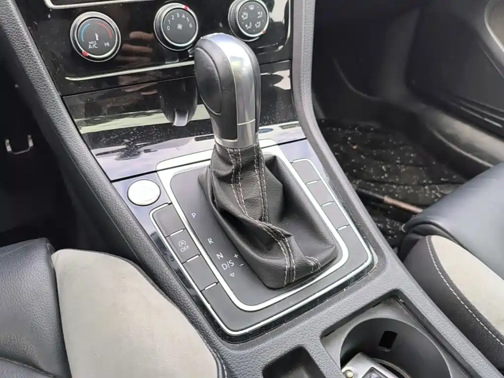 Volkswagen Golf — миниатюра 14
