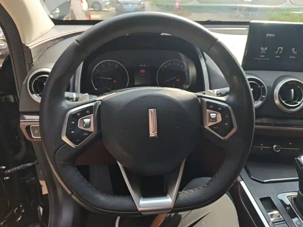 Wey Wey VV5 — миниатюра 11