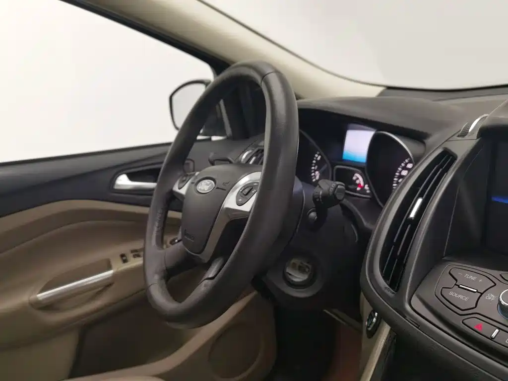 Ford Kuga — миниатюра 22