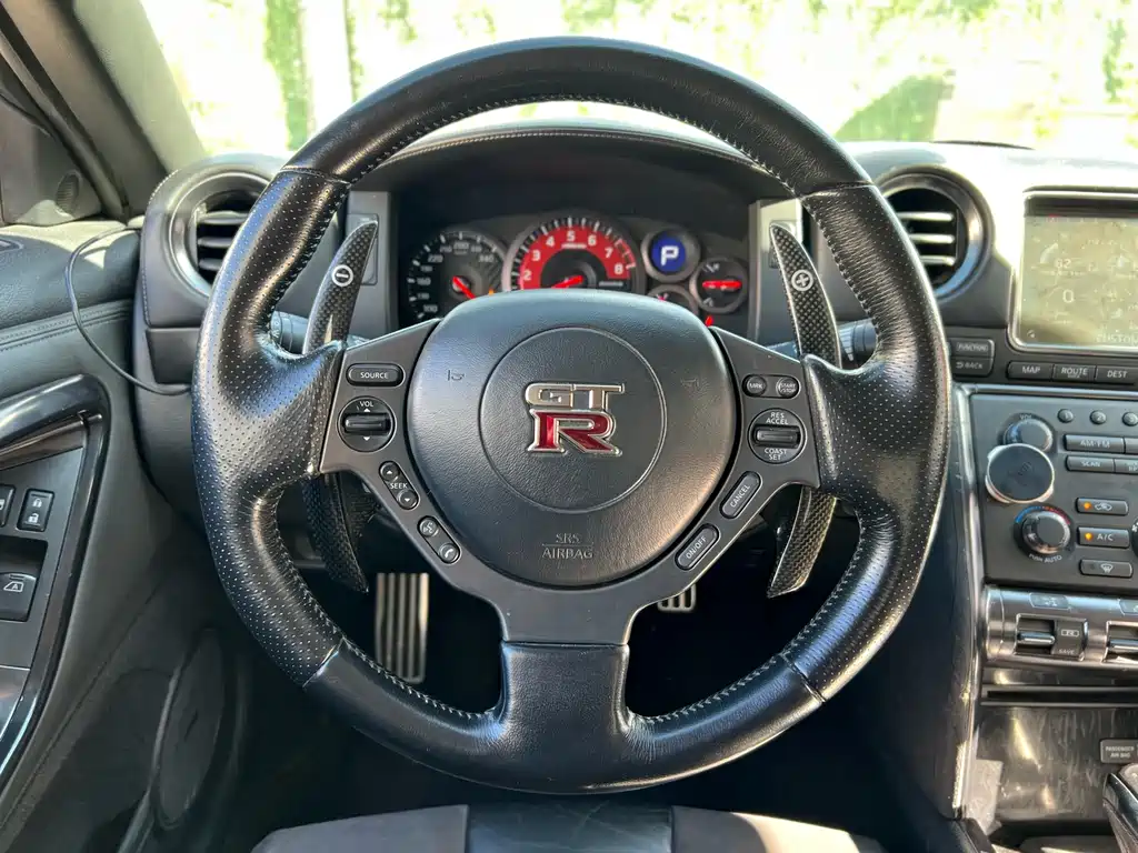 Nissan GT-R — миниатюра 17